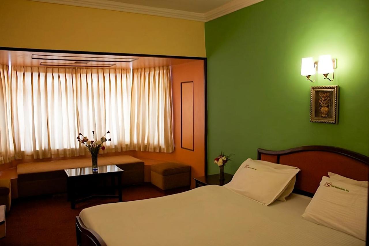 Hotel Sapphire Garden View Utakamand Zewnętrze zdjęcie